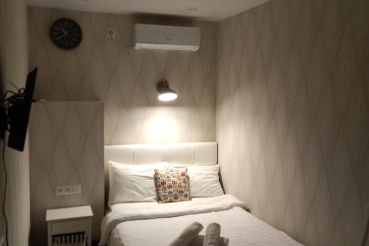 Room 8 of 28