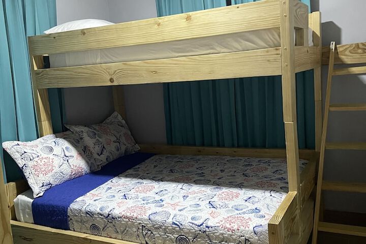 Room 4 of 37