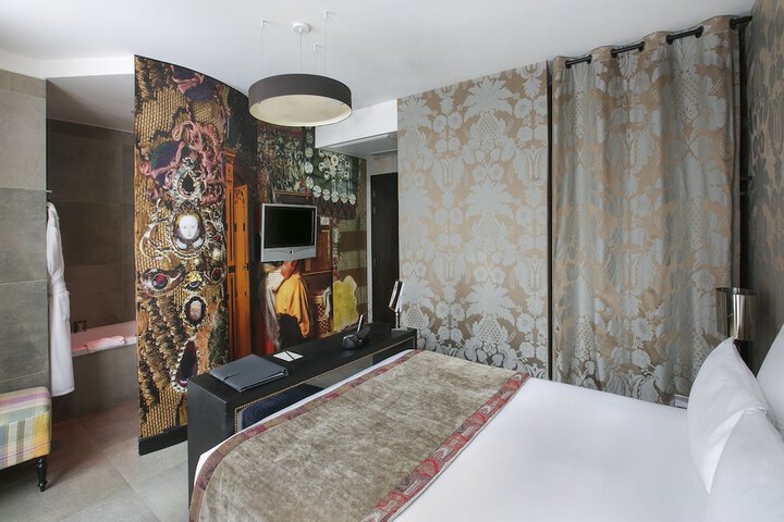 Room 8 of 49