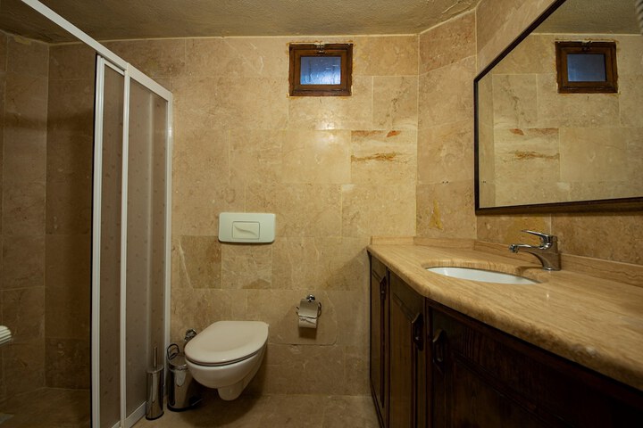 Room 37 of 46