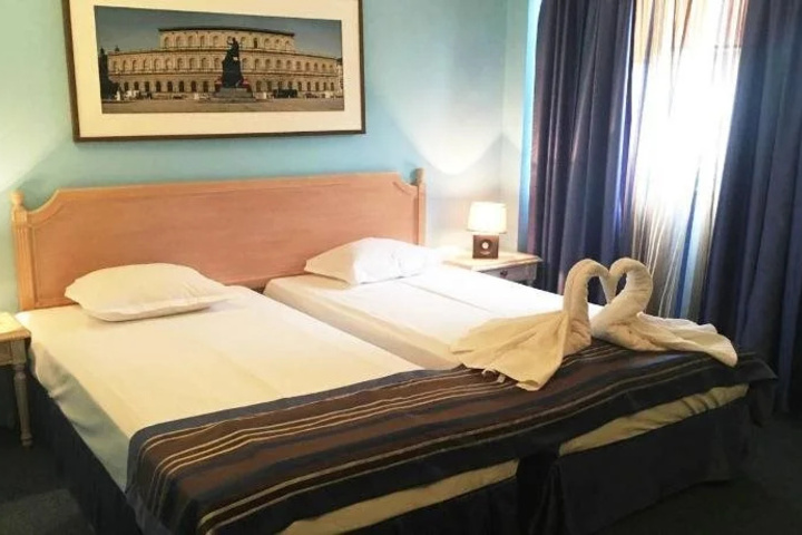Room 2 of 9