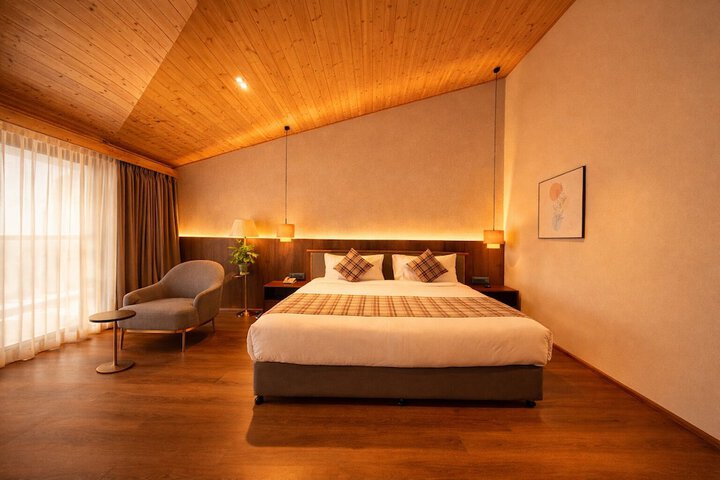 Room 25 of 47