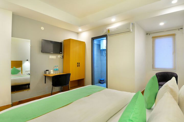 Room 9 of 17