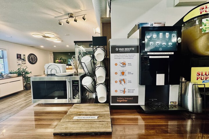 Breakfast/Coffee Service 155 of 188