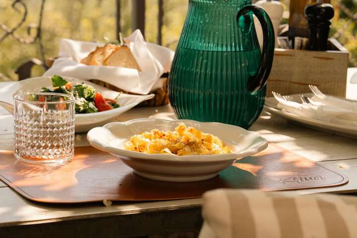 Dining 34 of 62