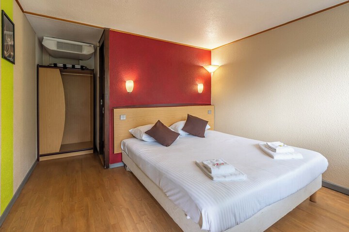 Room 17 of 52