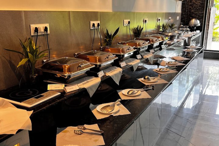 Dining 36 of 78