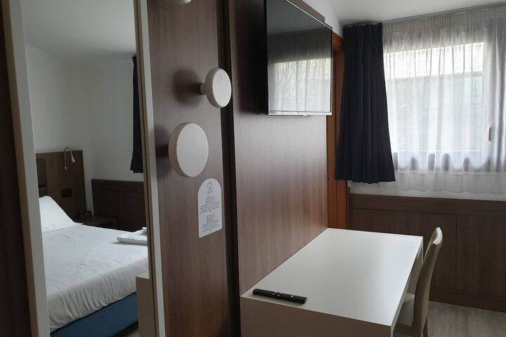 Room 14 of 46