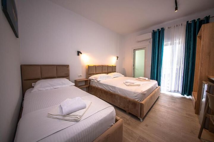 Room 14 of 163
