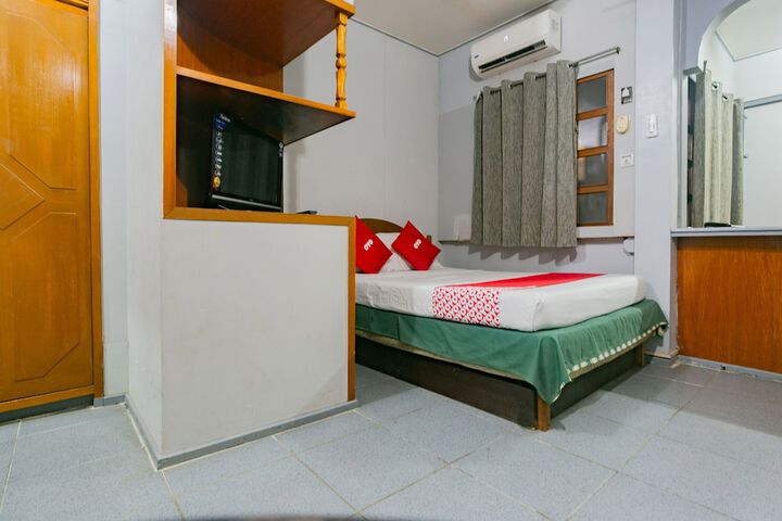 Room 8 of 35