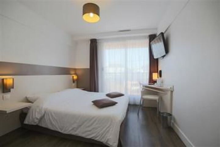 Room 28 of 60