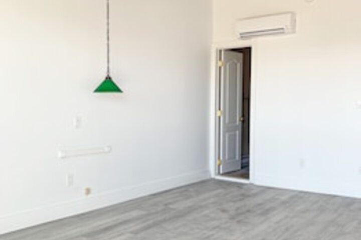 Room 208 of 663