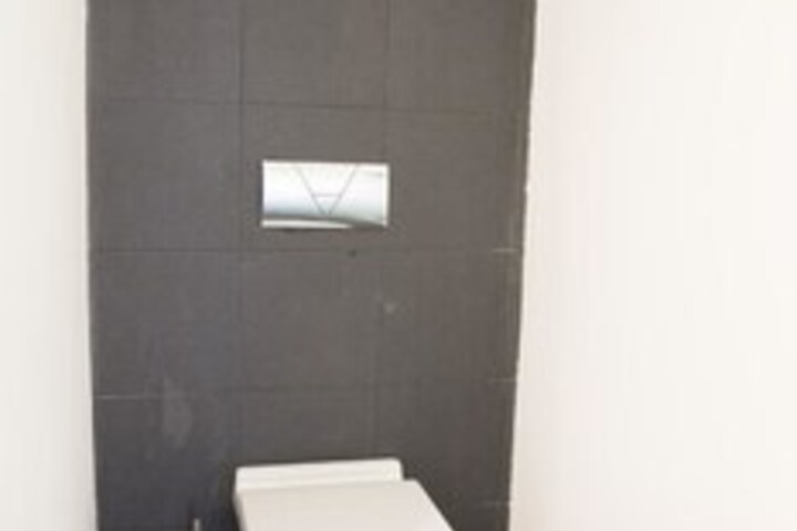 Room 2 of 17