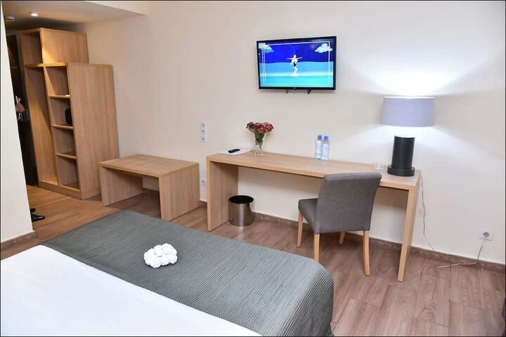 Room 16 of 37