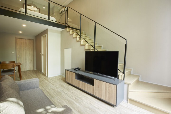 Room 16 of 40