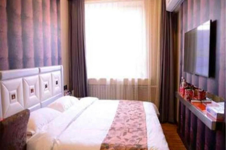 Room 5 of 13