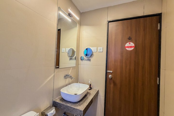 Room 34 of 49