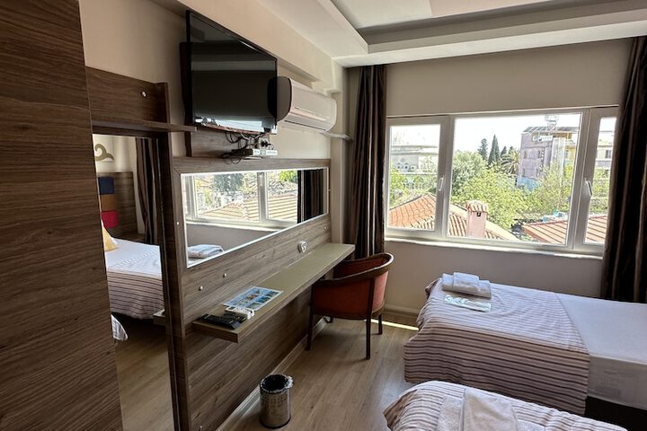 Room 10 of 61