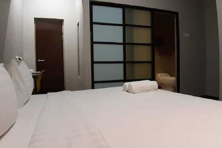 Room 10 of 138