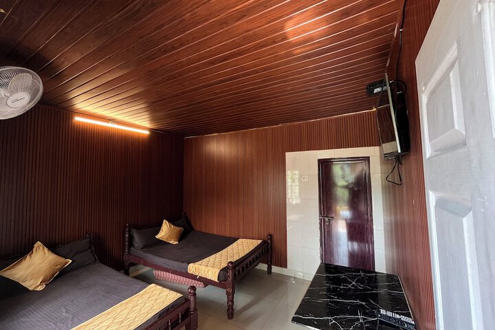Room 12 of 36