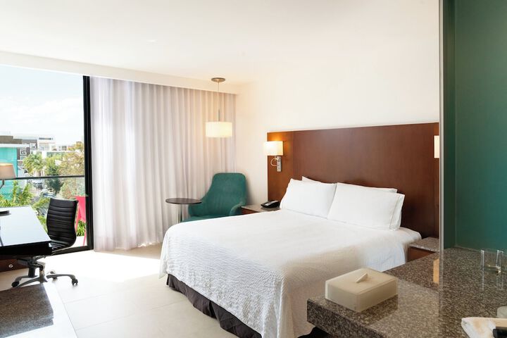 Room 15 of 114
