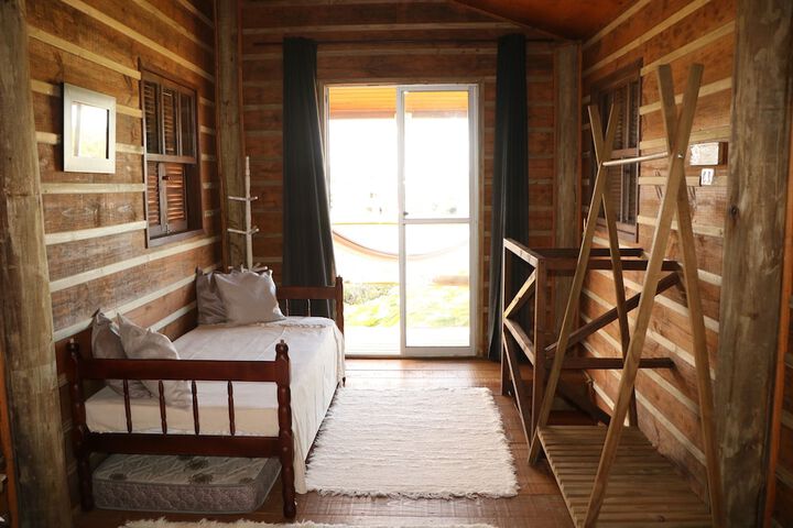 Room 10 of 32