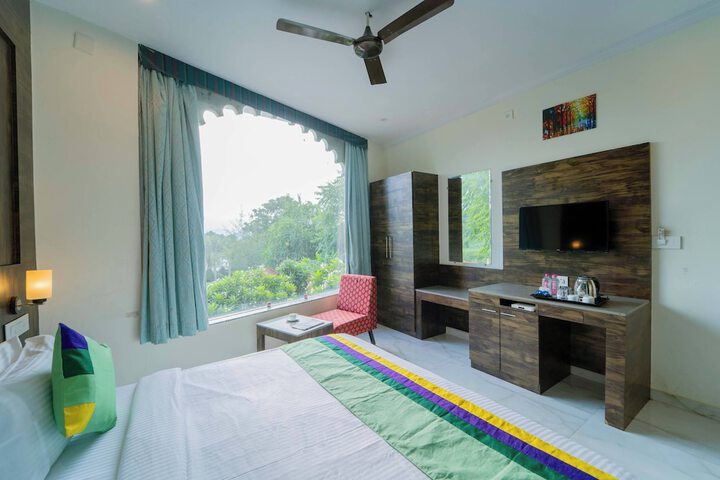 Room 16 of 48
