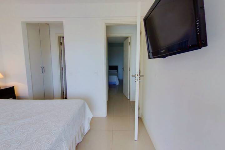 Room 4 of 75