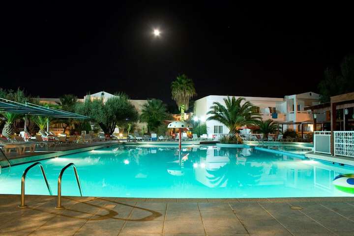 Pool Hotel