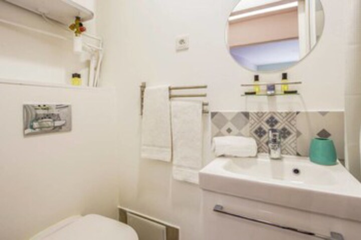 Room 5 of 23