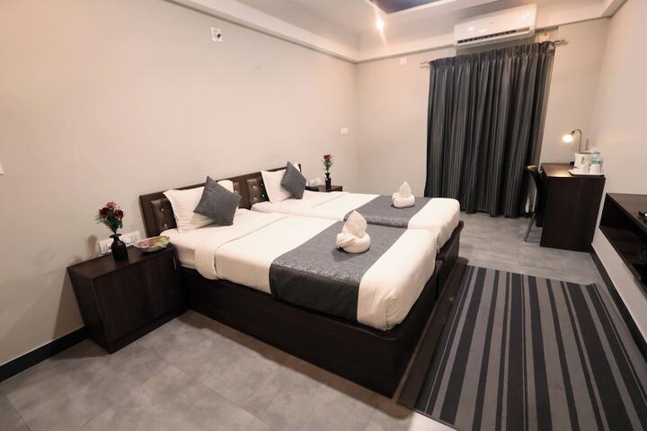 Room 16 of 33