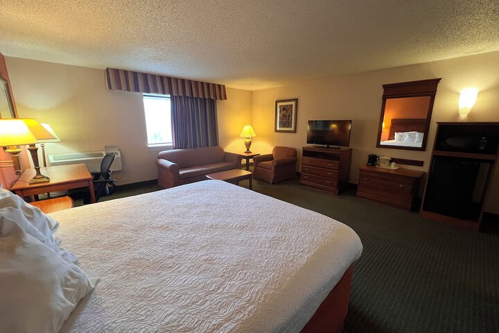 1 King Bed (9 of 15)
