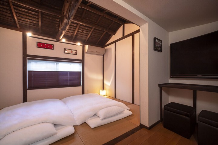 Room 13 of 35