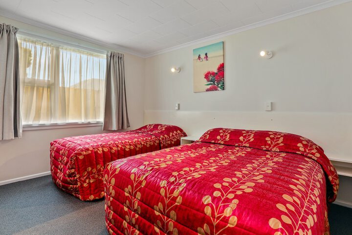 Room 16 of 38