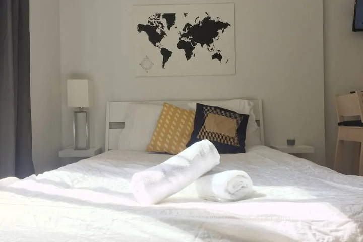 Room 5 of 18