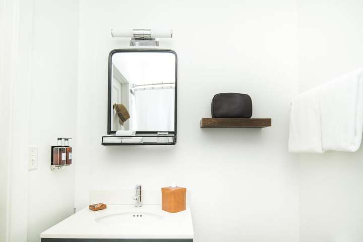 Bathroom sink