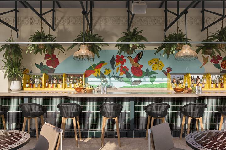 Poolside bar