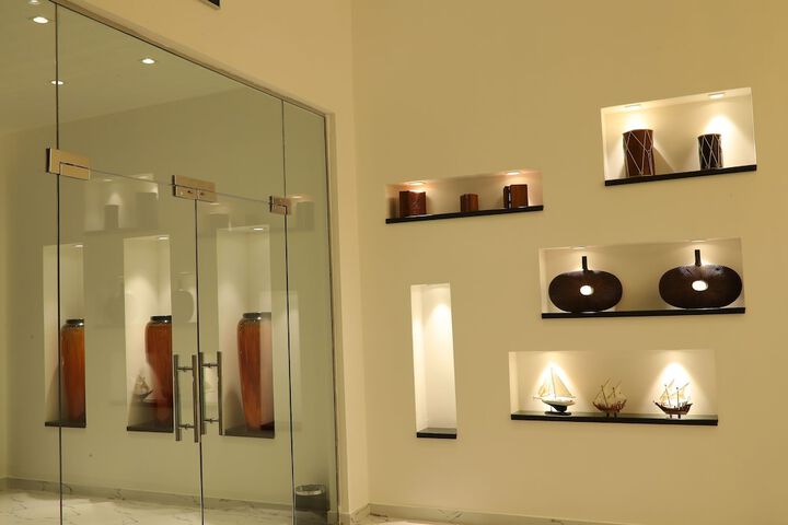 Entrance & Lobby
