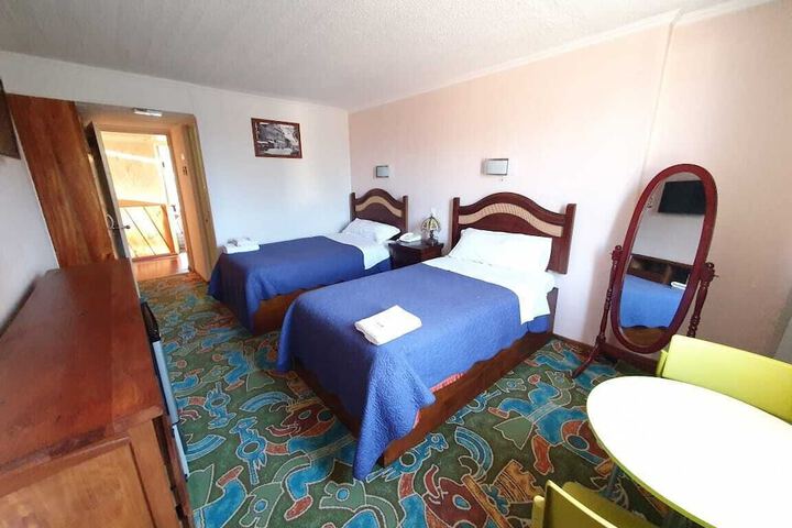 Room 13 of 30