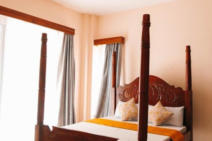 Room 43 of 190