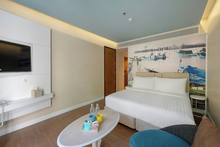 Room 25 of 104