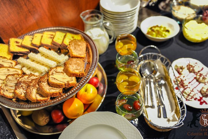 Breakfast/Coffee Service 108 of 146