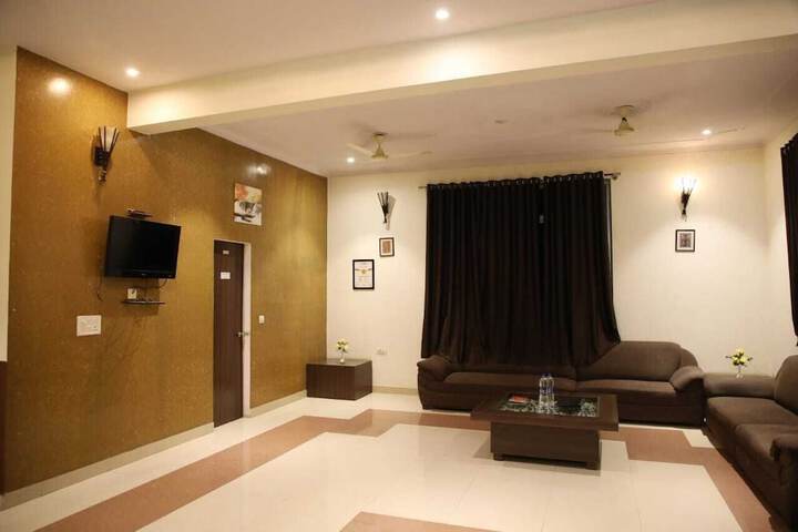 Room 10 of 20