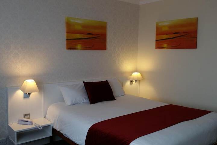 Room 25 of 53