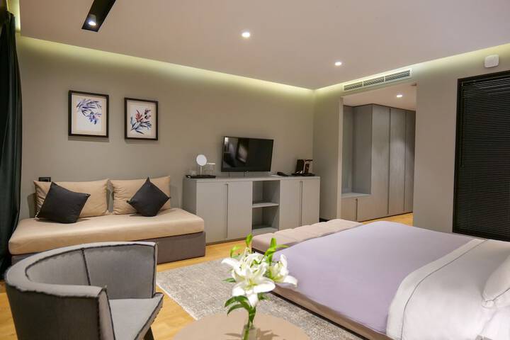 Room 14 of 201