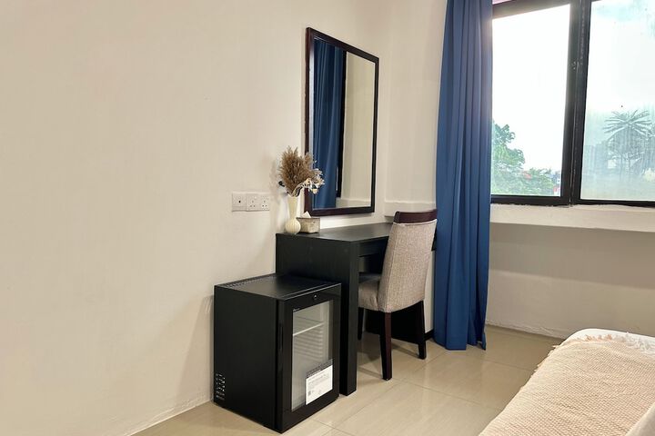 Room 9 of 36