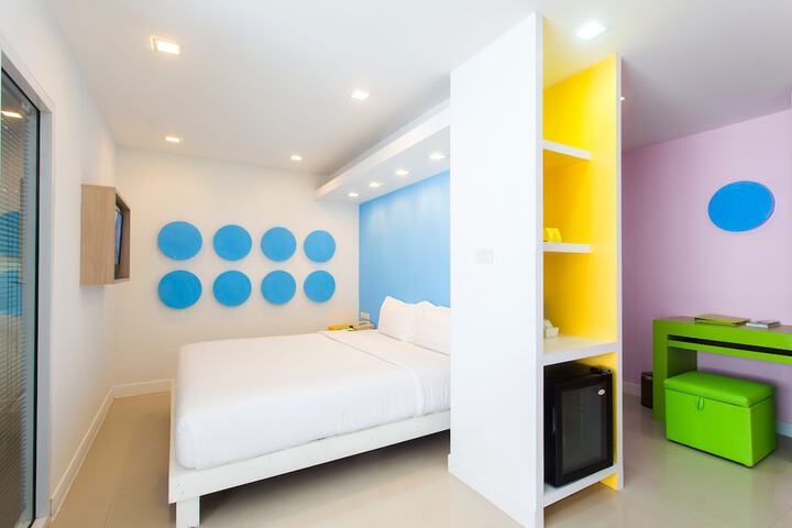 Room 28 of 90