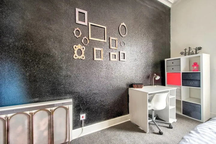 Room 9 of 19