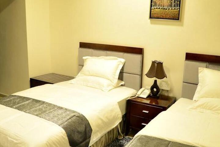 Room 4 of 6
