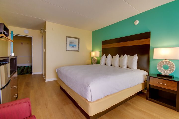 Room 10 of 27